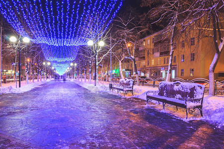 冬天城市里的小巷图片