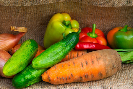 蔬菜胡椒胡萝卜和洋葱图片