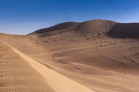 甘肃省敦煌市附近回声沙山的沙丘高清图片