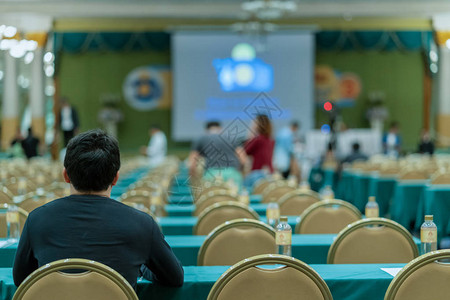 会议厅或研讨会议的观众后视图图片