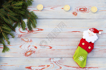 木制背景上的圣诞袜图片