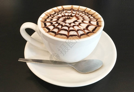 黑背景热咖啡的特端图像Bla背景图片