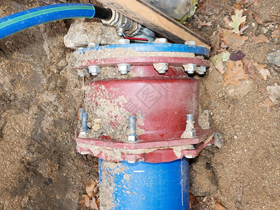 水供应中断供水管道的维修图片