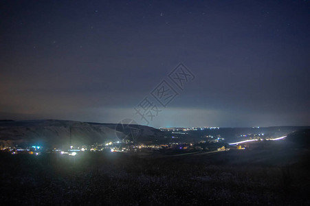 夜间在乌克兰靠图片