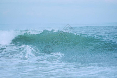 海中的波浪图片