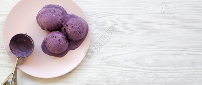 蓝莓冰淇淋球图片