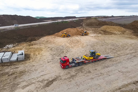 道路和运输管道的建设场地建设建筑机械图片