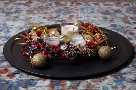 带装饰品的圣诞花环圣诞花环和丝带圣诞快乐图片