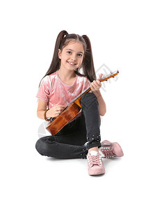 小快乐的女孩弹吉他图片
