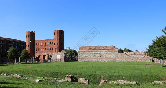 都灵红石古城墙称为PortaPa图片