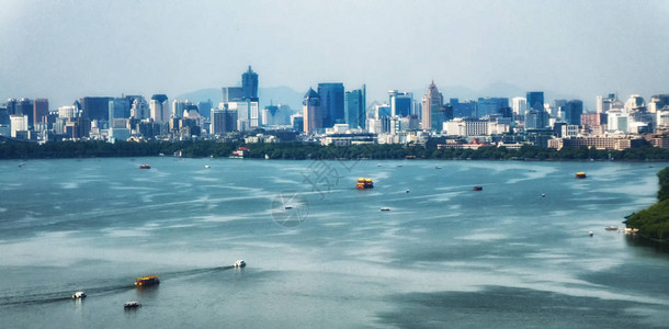 西湖景观与杭州城市天际线图片