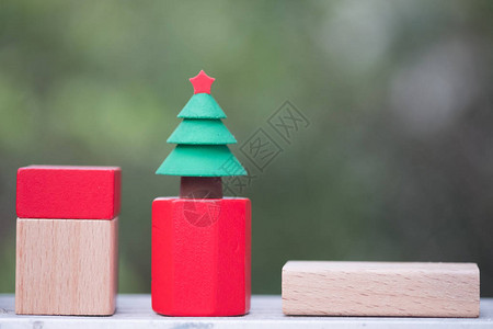 玩具圣诞树作为季节冬季图片