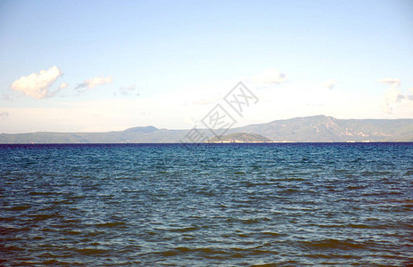 蓝色海平面景观图片