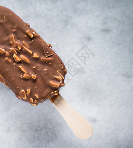 巧克力杏仁冰淇淋糕饼和甜食品风格的概念背景图片