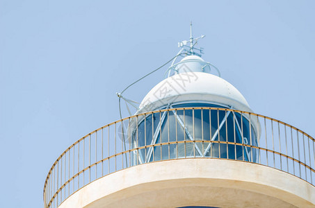 灯塔和蓝夏日天空安全返回船只海上安全图片