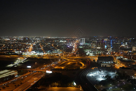 灯光夜城景观道路交通图片