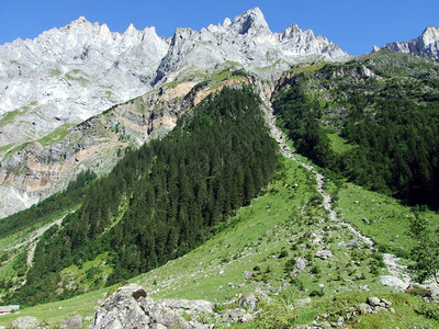 欣赏MittlerSelbsanftPlattasAlvas山峰GlarusAlps瑞图片