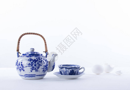 不一样茶具越南茶叶传统陶器产品白色背景复制空背景