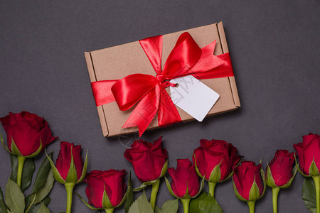情人节礼物丝带首弓标记无缝黑色背景红玫瑰图片
