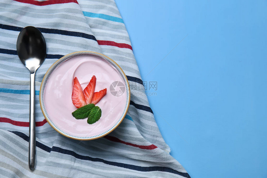 碗有美味的草莓酸图片