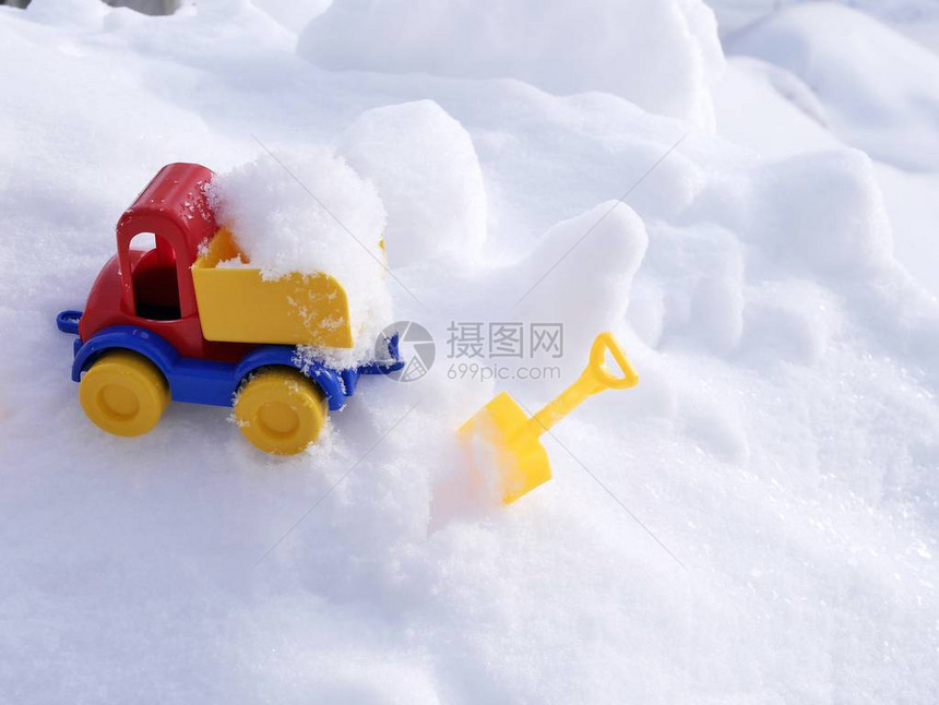 雪地亮塑料玩具车图片