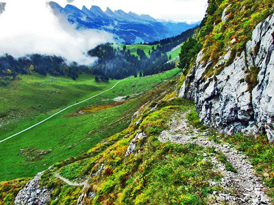 瑞士圣加仑州阿尔普斯坦山脉瑞士圣加仑州的光图片
