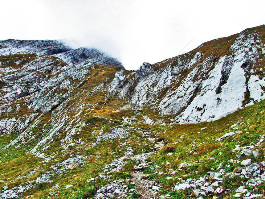 来自瑞士圣加仑州阿尔普斯坦山群落图片