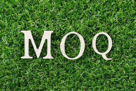 关于人工绿草背景的Wood字数MOQ缩写最低定图片