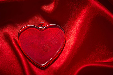 美丽的红装饰心脏为背景图片
