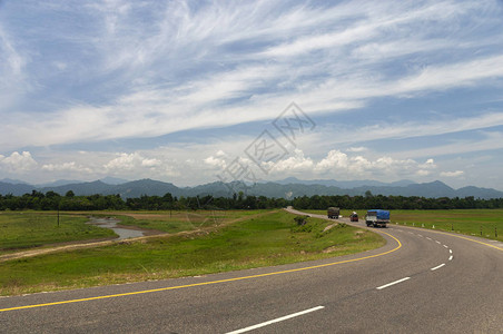 阿萨姆阿鲁纳查尔公路风景优美图片
