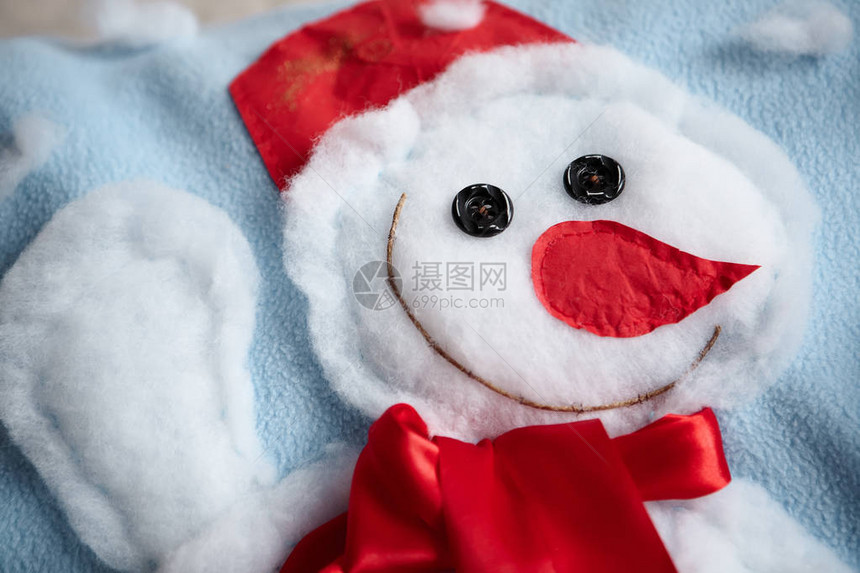 快乐的白雪人从合成冬眠炉缝图片