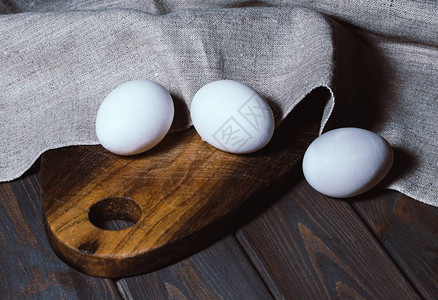 白鸡复活节鸡蛋图片
