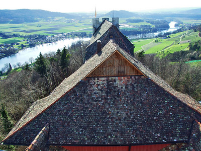 从Hohenklingen城堡的角度来看图片