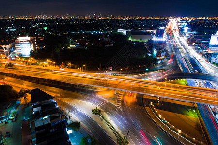 夜间乘车行驶之夜交通界点城市图片