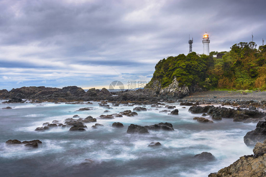 位于日本州岛最南端盐之崎岬的串本图片