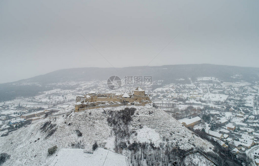 冬季匈牙利苏梅格要塞的美丽全景图片