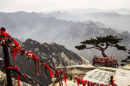 五座圣山之一华山Huashan的美丽山地景观背景图片