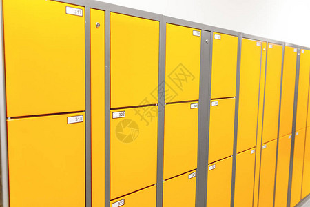 黄色现代储物柜或自助邮政终端图片