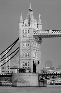 伦敦的桥塔关闭作图片