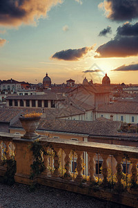罗马屋顶风景与古代建筑在意大图片