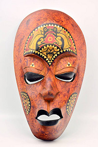 非洲制造的木制面具图片
