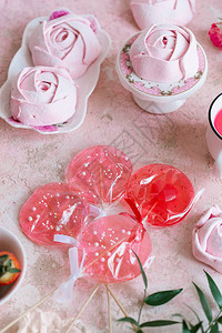 玫瑰形状的粉红自制糖果和图片
