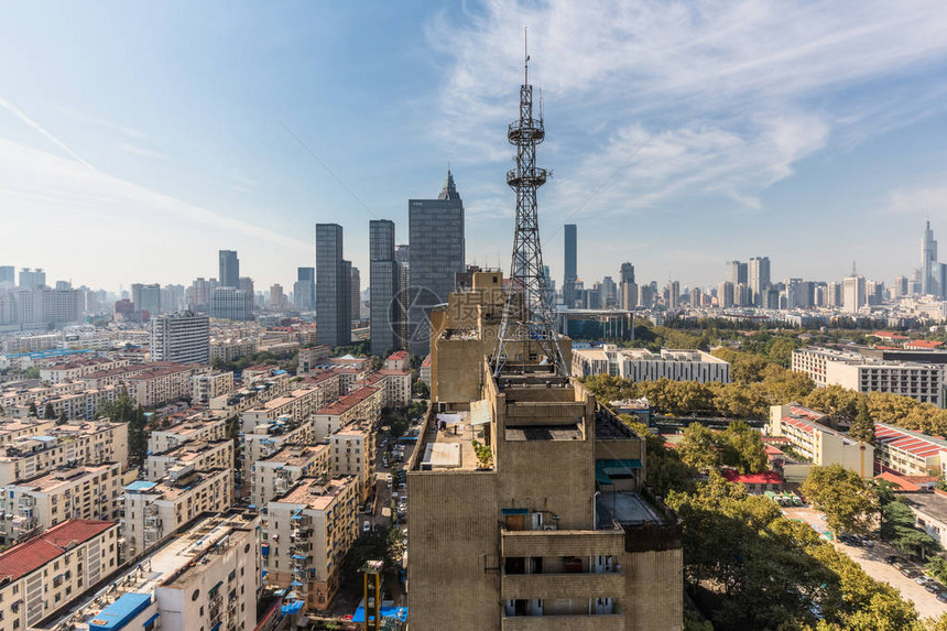 现代的南京市天际线清图片