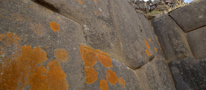 从Ollantaytambo雕刻并完图片