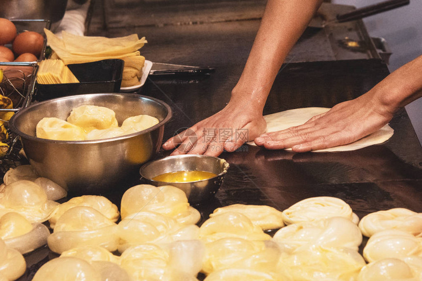 RotiCanai的制作烹饪过程印度图片