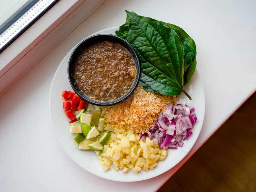 泰式风味叶卷MiangKham是泰国和老挝的传统小吃图片