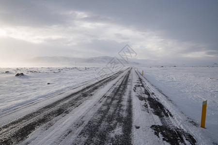 通向暴风雪的道路图片