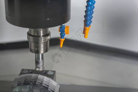 CNC机械中心使用指数型半径末端磨粉工具切割模具部件CNC机磨背景图片