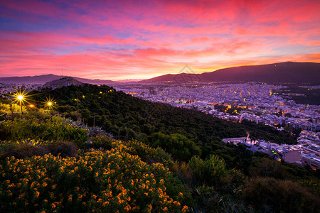 雅典北部和希米特斯山的景象从黎明的图片