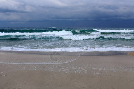 以色列国以北地中海沿岸的沿海区和海高清图片